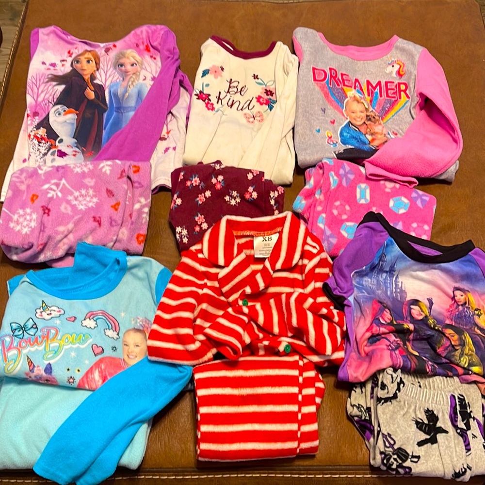 Bundle of 6 sets of girl pajamas